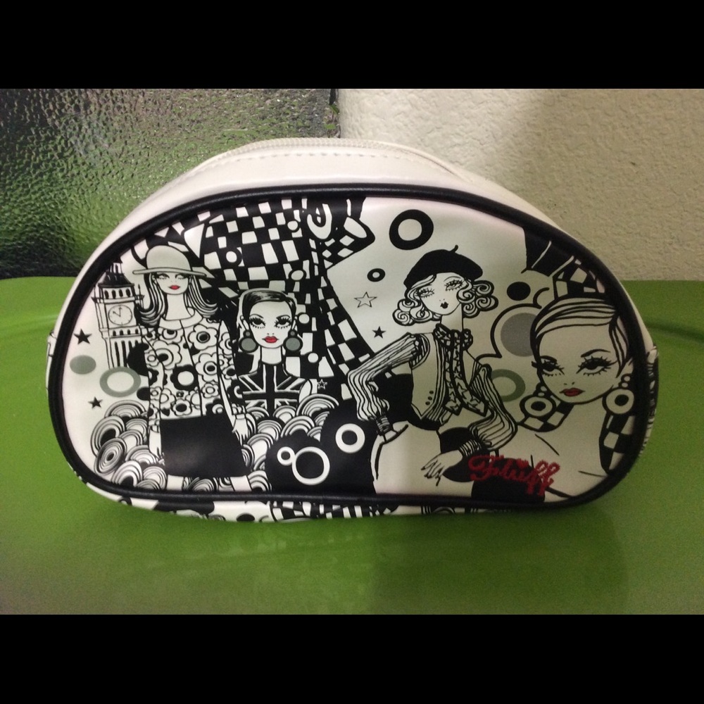 Women’s makeup/cosmetic bag